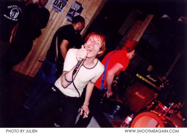 Funeral Diner à Gand (Frontline), le 08-09-2003, par Julien — 2 sur 3